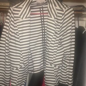 Black and White strip 3/4 blazer